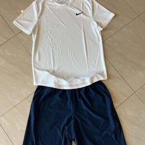 #2684 Nike Dri-Fit Men's Tennis White & Navy Sport Wear Set size Medium